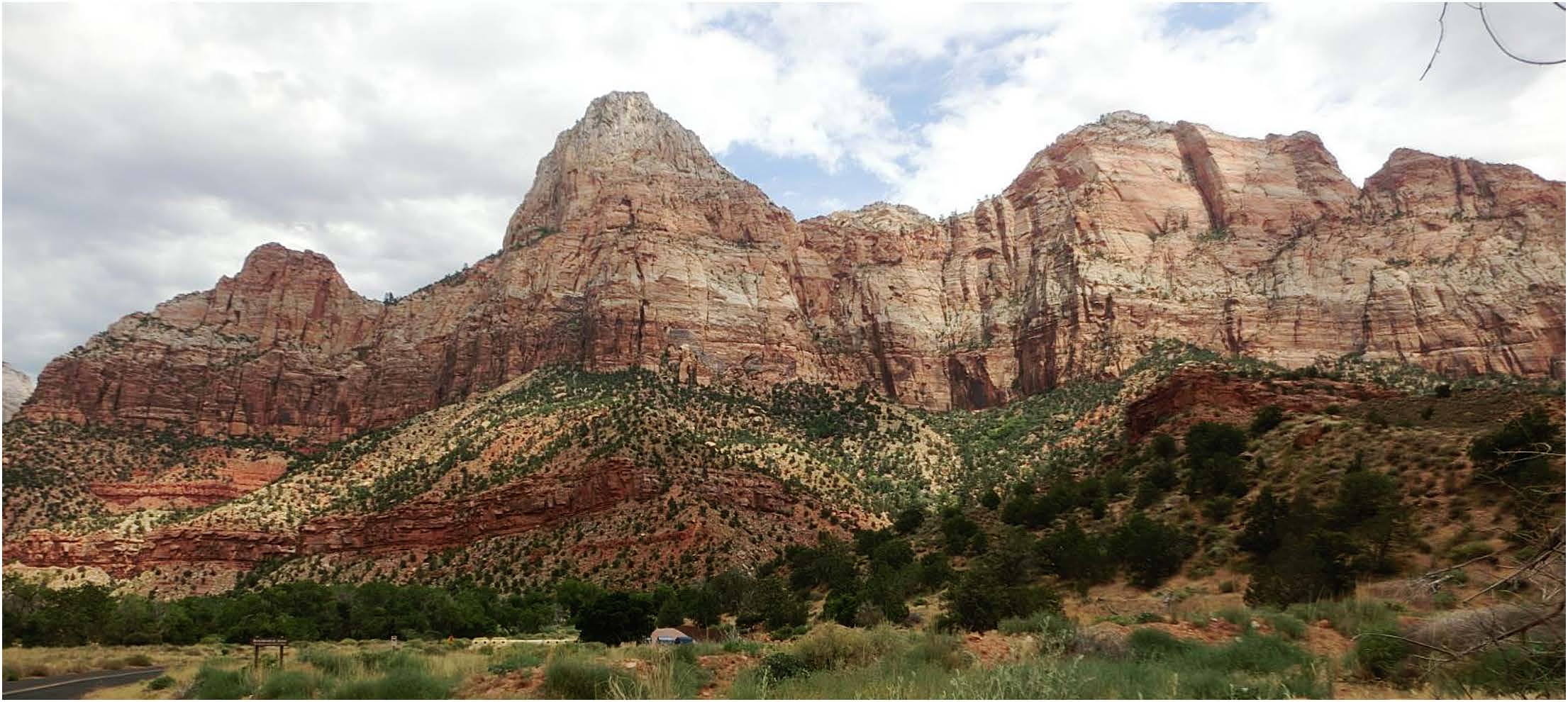 ザイオン国立公園の岩山